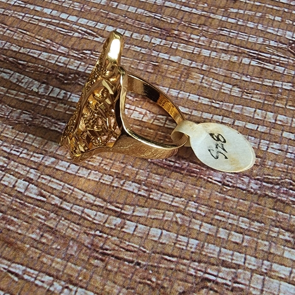 Ring - Picture 7 of 8